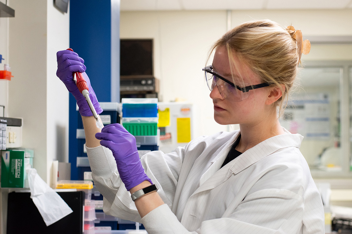 Sara Stiens performing a research task.